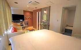 Hotel U